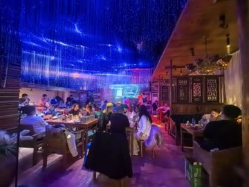 江西鹰潭市月湖区附近的酒吧夜店有哪些？